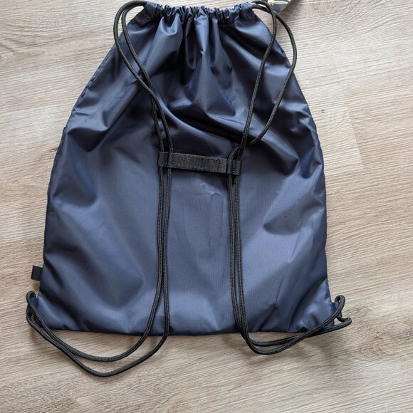 Adidas drawstring bag NEW - Picture 2 of 8